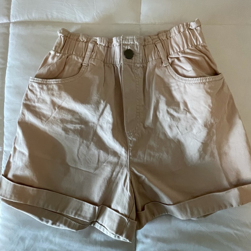 beige shorts H&M